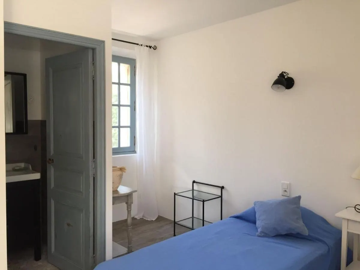 Celebrity Style Villa In Roussillon With Private Pool And Garden With Views